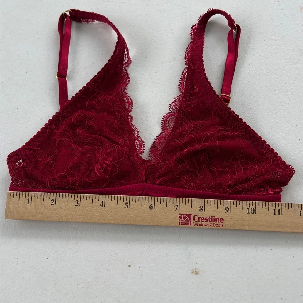 New Urban Outfitters Red Lace Plunge Wireless Triangle Bralette Adjustable Strap